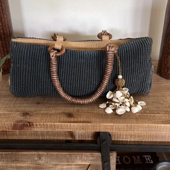 Coastal handwoven, crochet bag - Picture 5 of 13